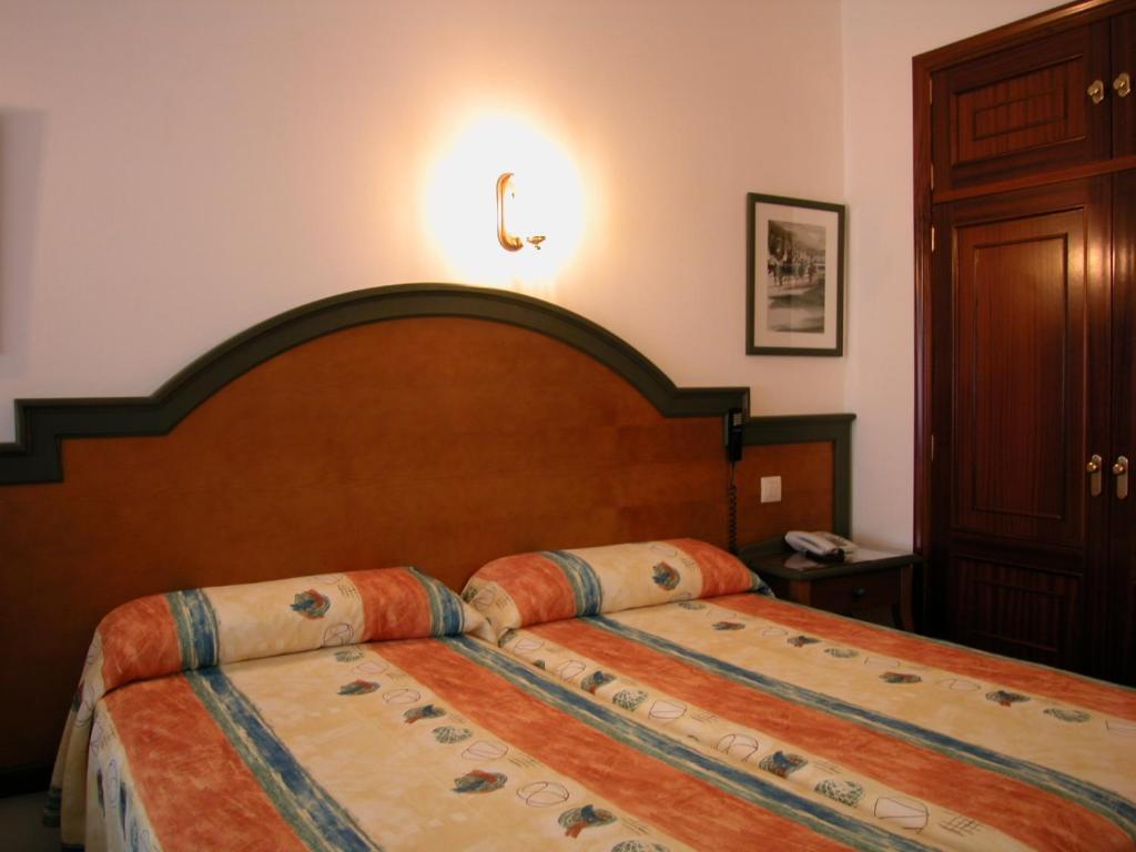 Hotel Touris Ardía Exterior photo
